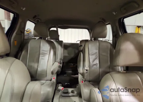 2014 Toyota Sienna Xle z USA, uszkodzony, nr VIN 5TDYK3DC6ES430719